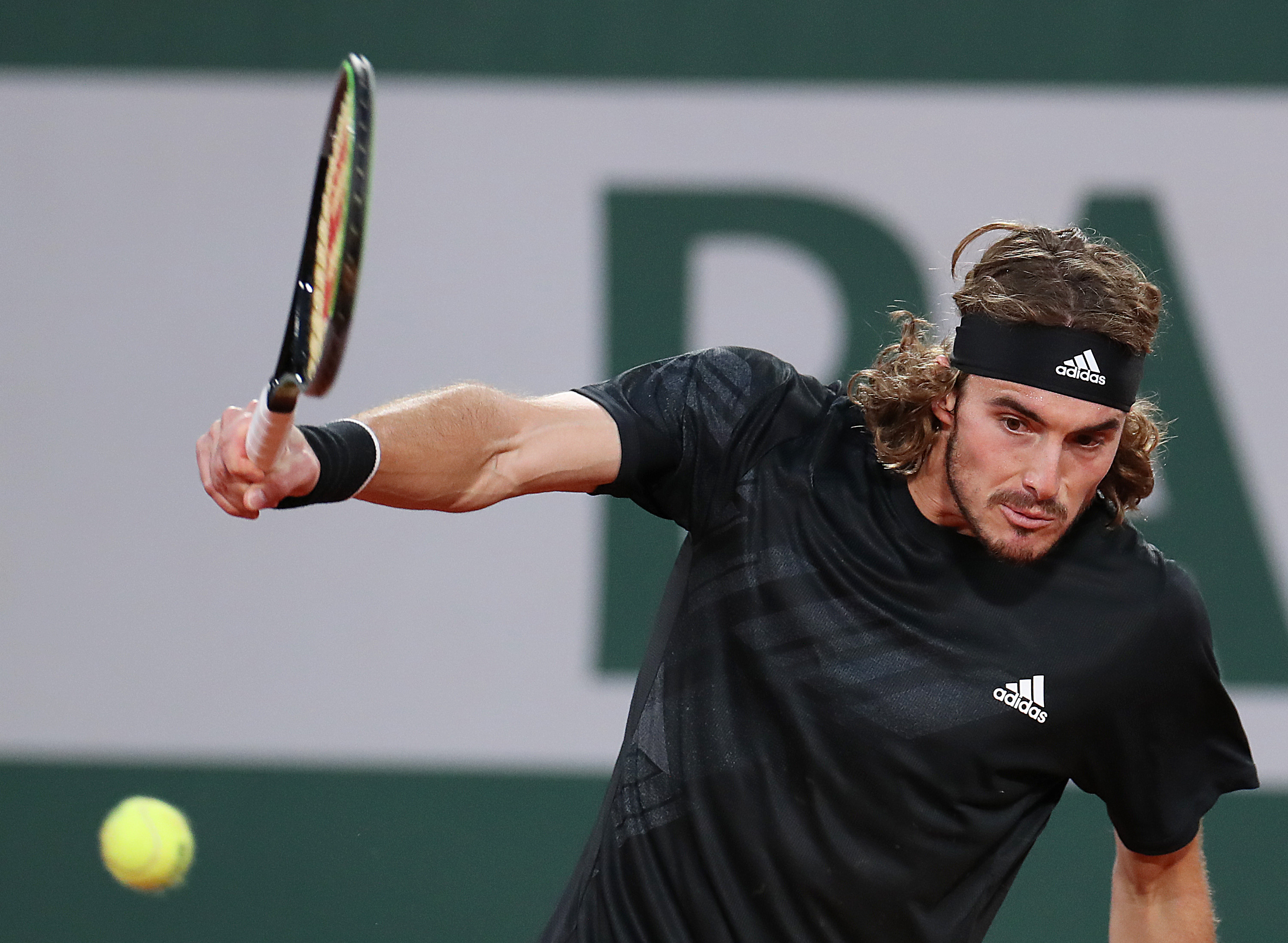 欧洲网球队完胜世界网球队，西西帕斯一己之力扛起全队的简单介绍