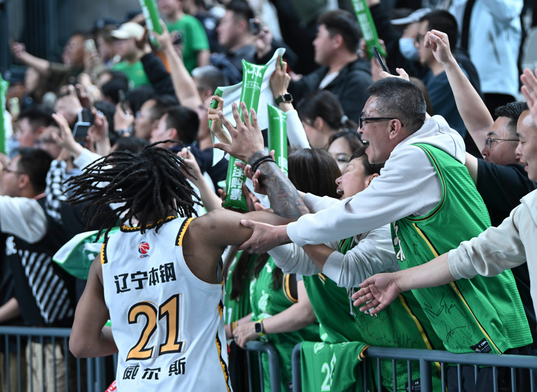 关于鹈鹕险胜吉林队，陶汉林扛起全队的信息