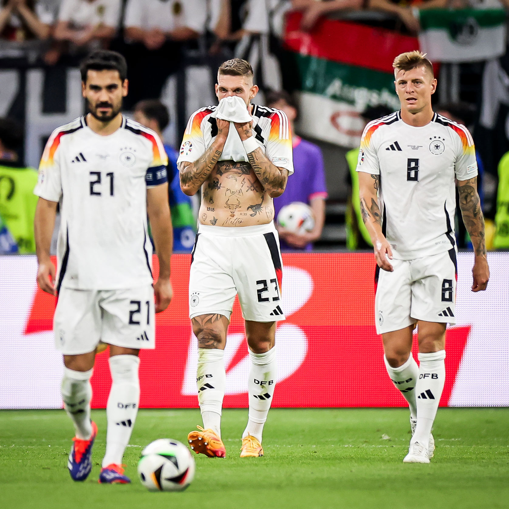 德国队遭遇惨败，仍有机会争夺欧洲杯资格