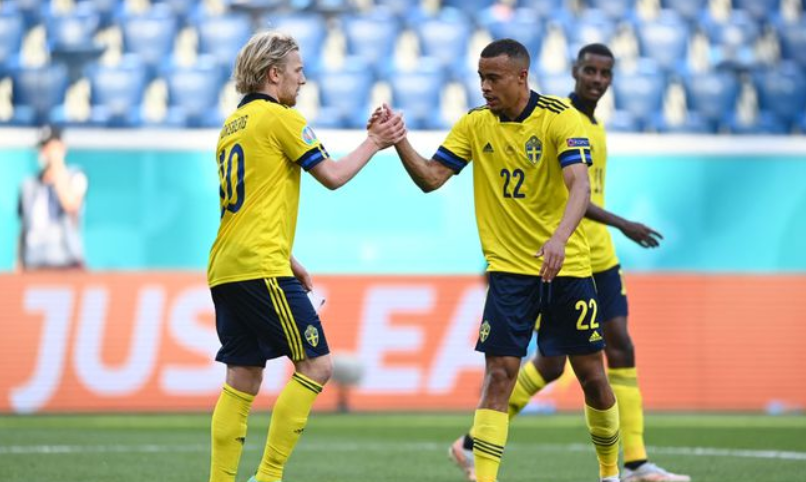 包含芬兰队勇夺三分,小组出线前景一片光明的词条 包含芬兰队勇夺三分,小组出线前景一片光明的词条