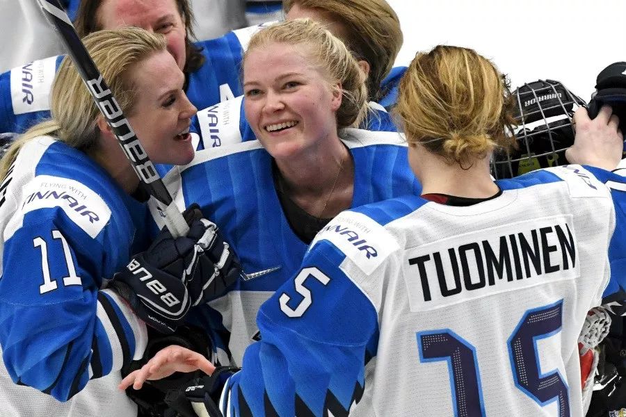 包含芬兰队勇夺三分,小组出线前景一片光明的词条 包含芬兰队勇夺三分,小组出线前景一片光明的词条