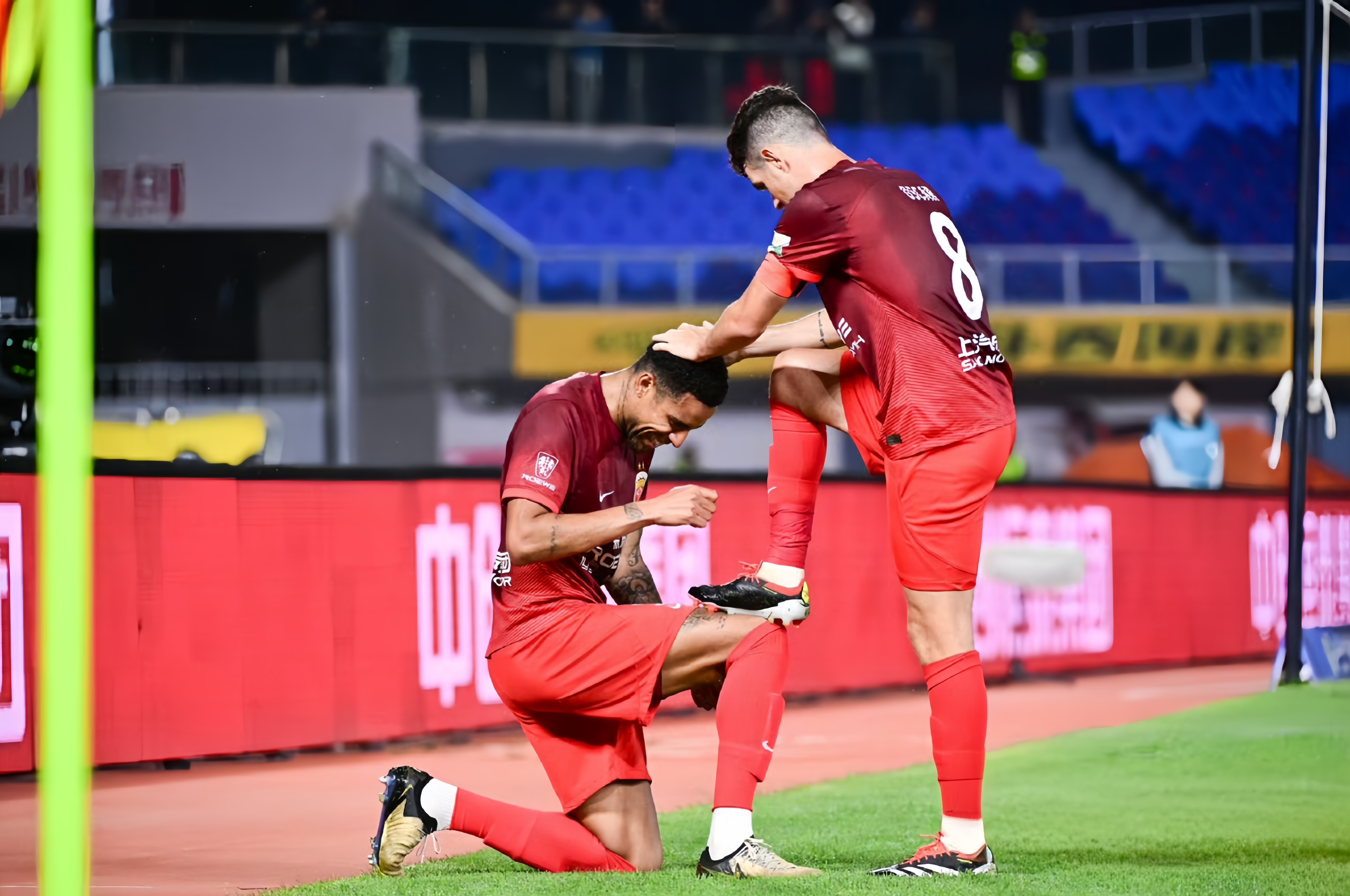 足球赛事中球队实力横扫对手