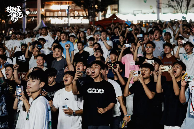 包含高空无声的国际足球巷战引发球迷狂热的词条 包含高空无声的国际足球巷战引发球迷狂热的词条