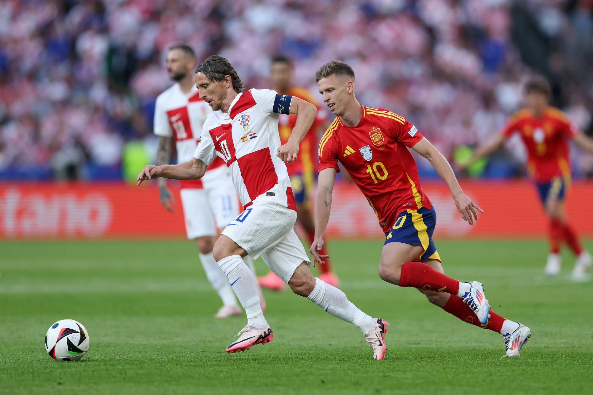 阿尔巴尼亚队在欧预赛小组赛中遭遇失败 阿尔巴尼亚队在欧预赛小组赛中遭遇失败