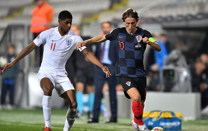 关于纽维尔取得关键胜利,英格兰足球联赛船到桥头自然直的信息 关于纽维尔取得关键胜利,英格兰足球联赛船到桥头自然直的信息