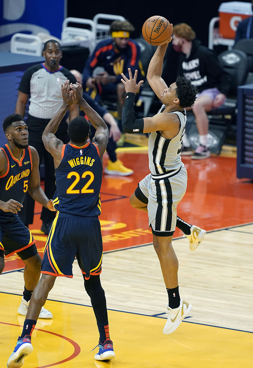 掘金队防守稳固，对手难以突破其防线