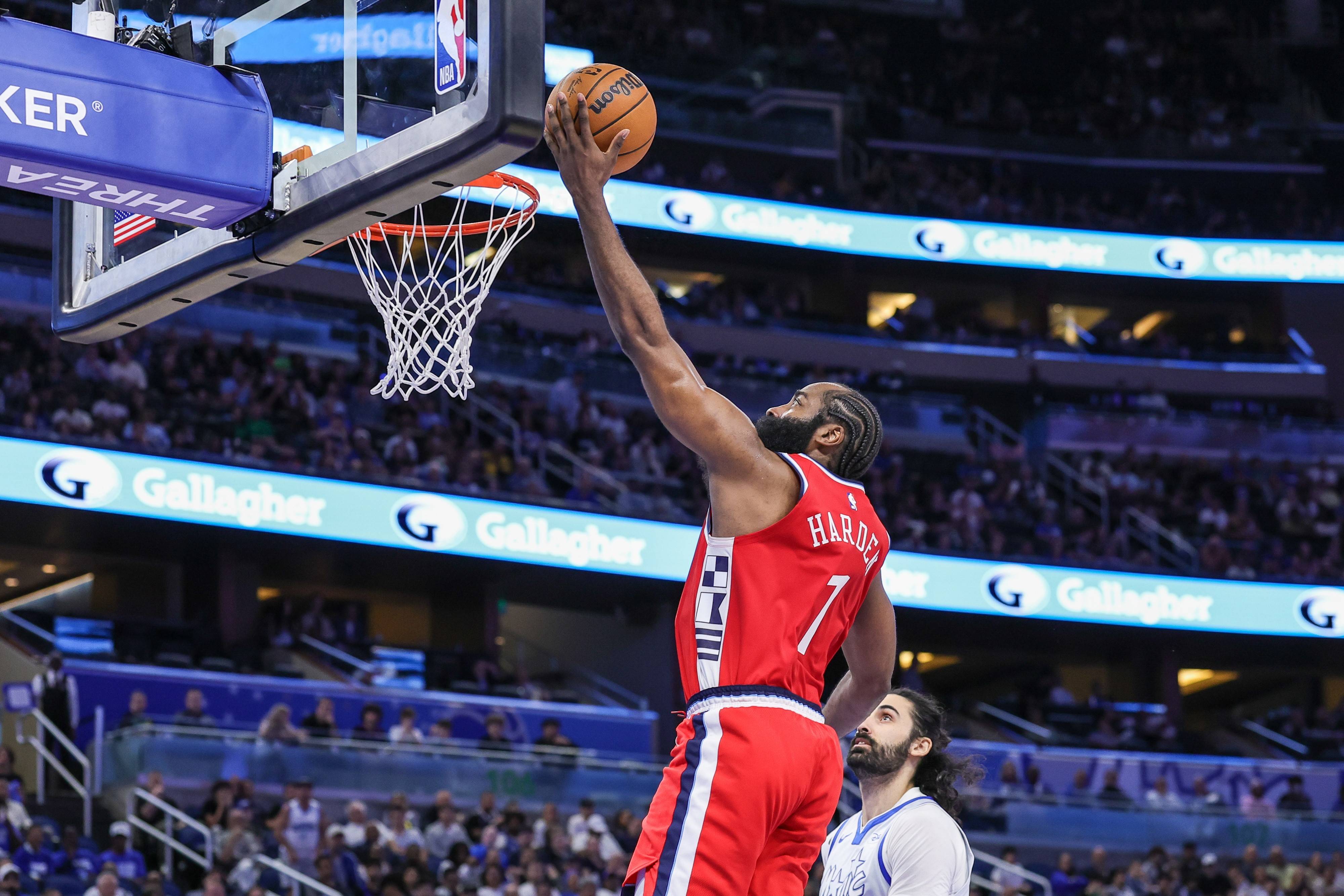 灰熊鏖战火箭，范弗利特带队取胜