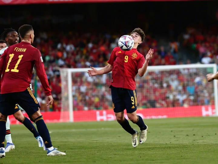 巴西碾压乌拉圭，加维惊艳四座的简单介绍