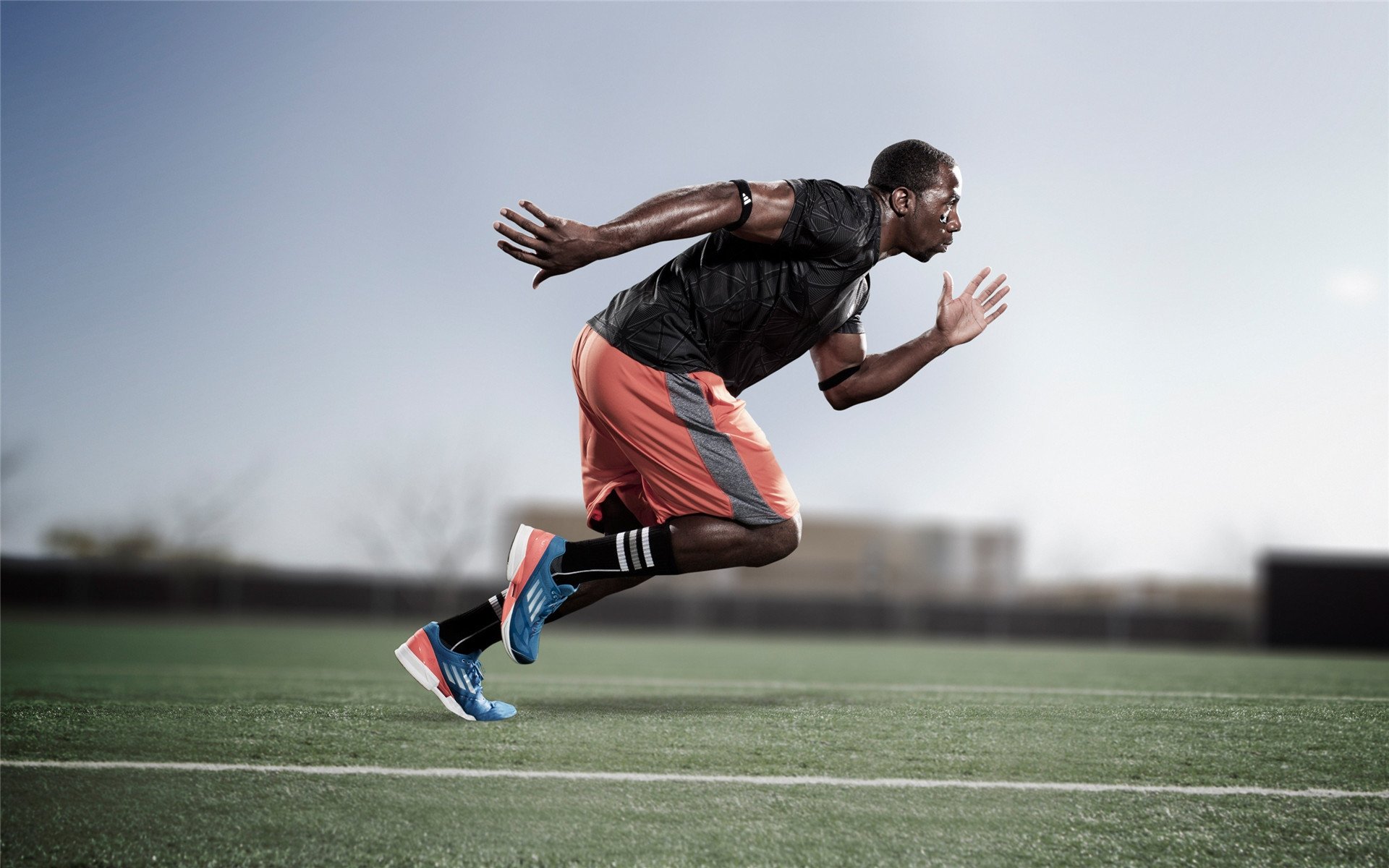 舞台为王，格纳布里在AC米兰对阵几内亚的隐喻中，诠释何为大场面先生