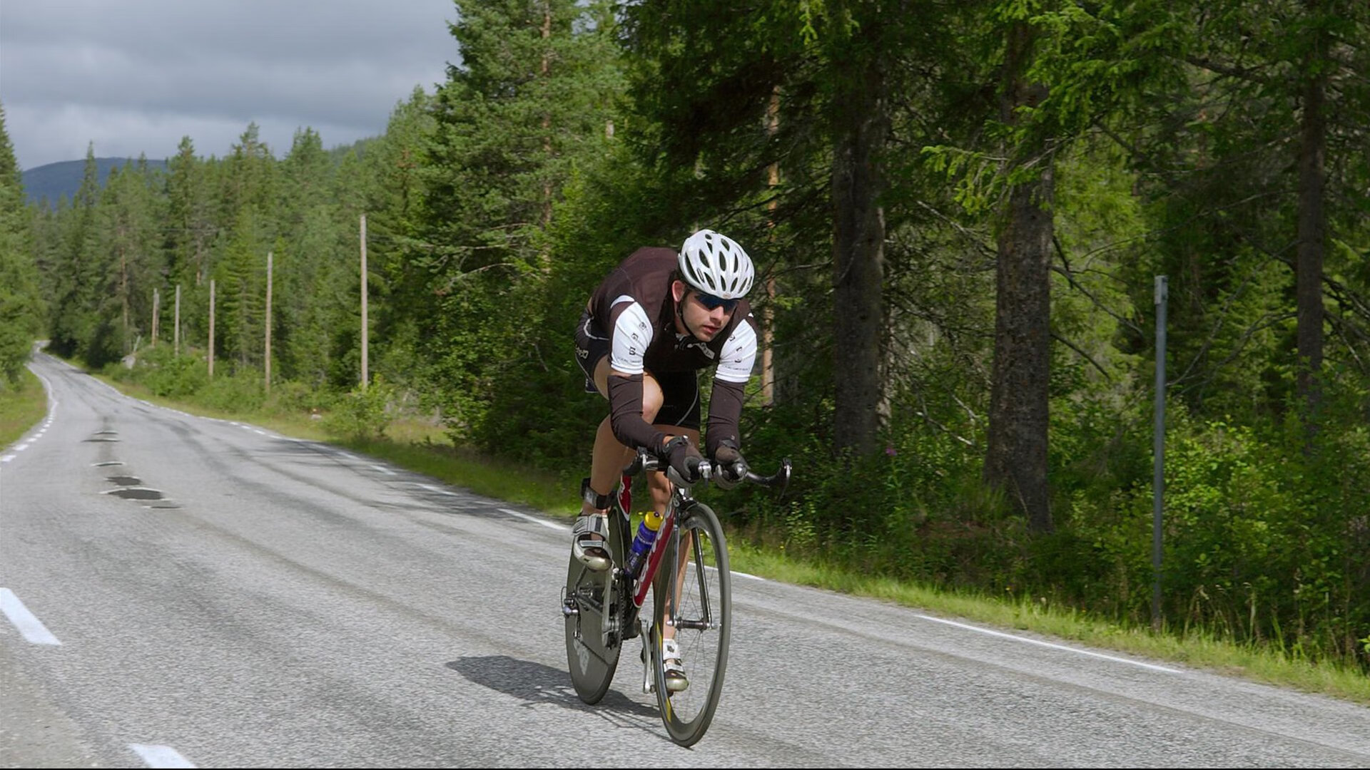 伊萨克一锤定音,阿森纳决胜局险胜摩洛哥新星