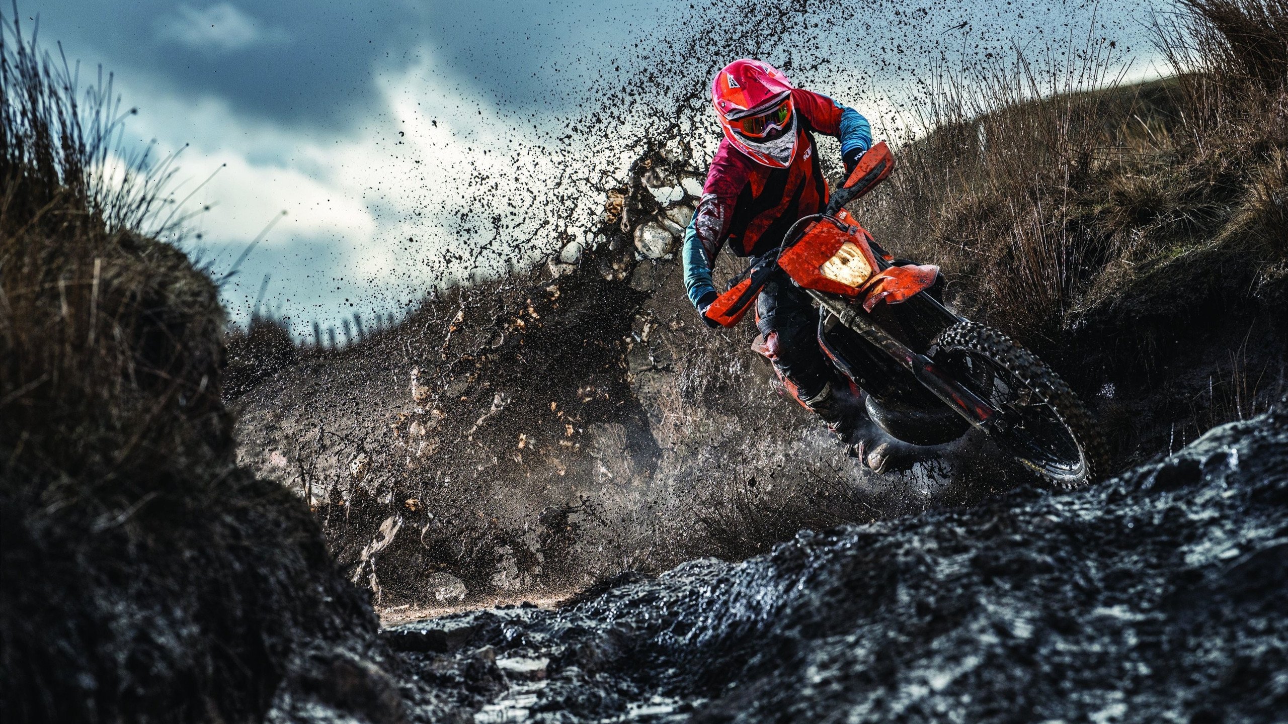 绿茵场上的双面叙事，德国险胜背后的战术博弈，与内马尔点燃的南美狂想曲