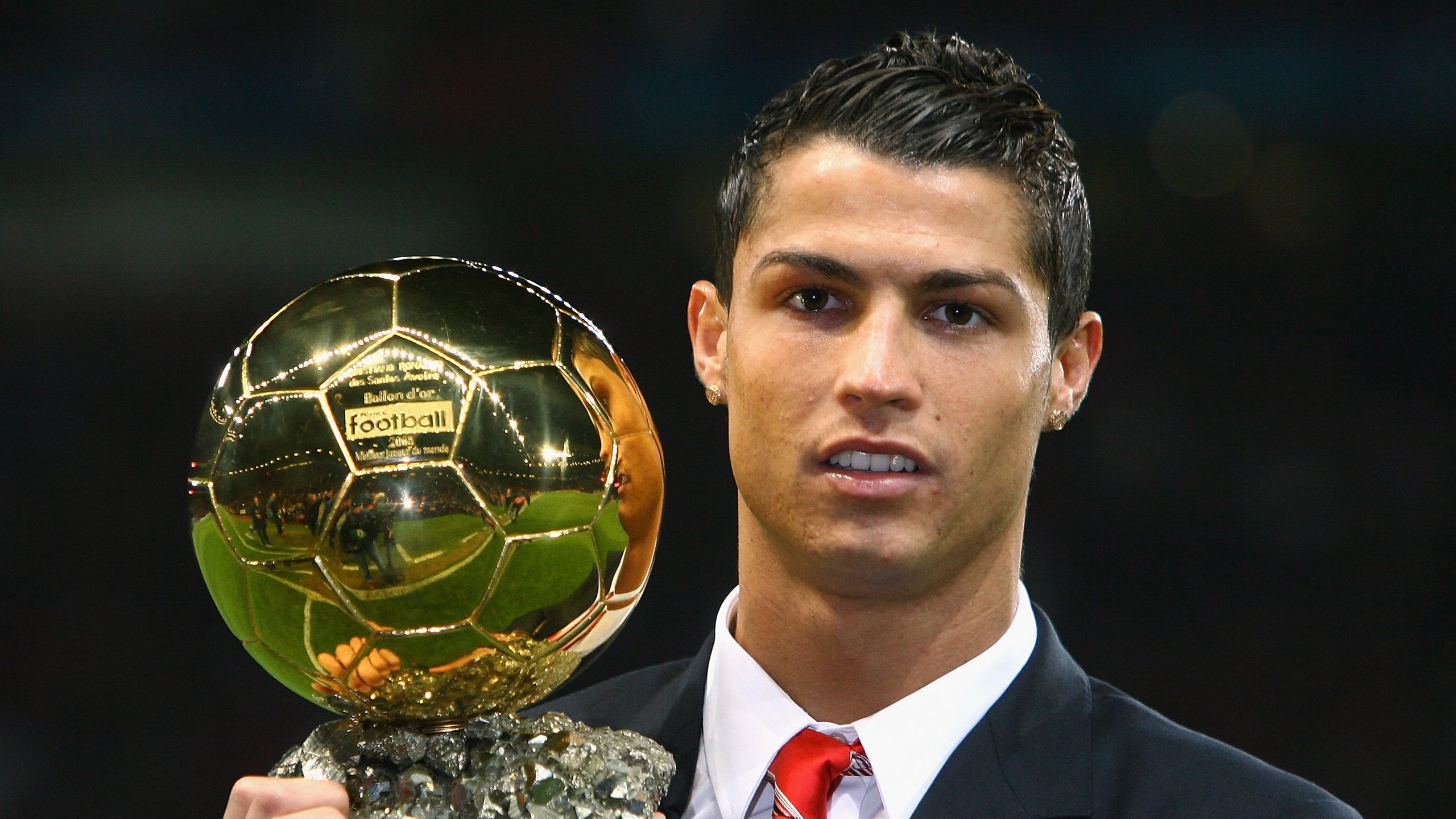 从巴黎到东京，一场跨越时空的体育精神对话—法国队惊天翻盘与安赛龙的关键启示